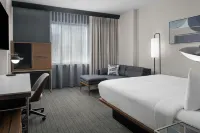 Courtyard Calgary Downtown - 4-Star
