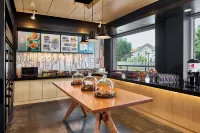 Aloft Raleigh - bar