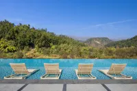 Le Méridien Dehradun Resort & Spa - インフィニティプール