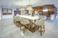 Doubletree by Hilton Huntington - bar
