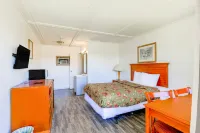 Country Hearth Inn & Suites by OYO Sturgis - Motels