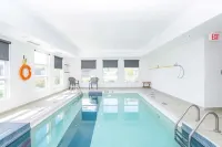 Sandman Signature Prince George Hotel - Pools