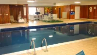 Colonial Inn Ellsworth - Pools