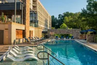 Raleigh Marriott Crabtree Valley - Pools