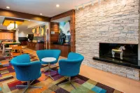Fairfield Inn & Suites Ashland - parking