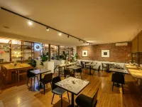 Azur Hotel & Spa Hotels near Jesuit Square