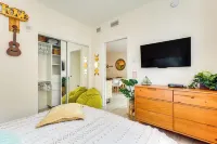 Resort Condo ~ 1 Mi to Boynton Beach Access! - balcony