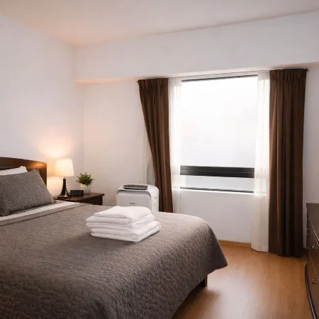 Miraflores Nest Tripoli, King Bed, AC , 1000 Mb, Near Malecón & Love Park