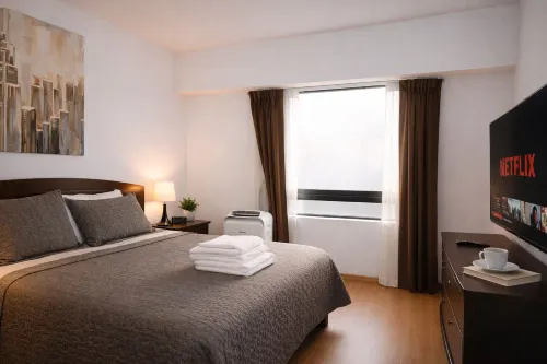 Miraflores Nest Tripoli, King Bed, AC , 1000 Mb, Near Malecón & Love Park - Beach