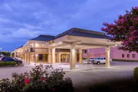 Quality Inn at Arlington Highlands Hotels in Arlington