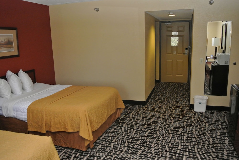 Quality Inn & Suites Mayo Clinic Area