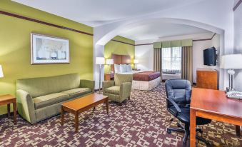 La Quinta Inn & Suites by Wyndham Houston Channelview