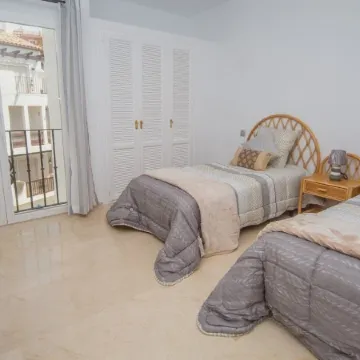 Modern 2 Bed ,2 Bathroom Refurbished Apartment , Outstanding Sea and Golf Views
