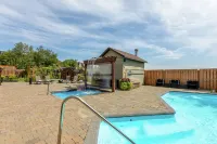 DoubleTree by Hilton Quebec Resort Hotels in Lac-Delage