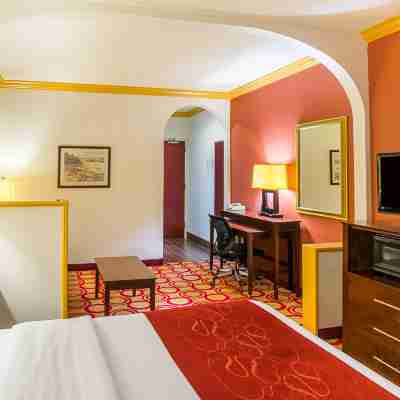 Quality Suites Rooms