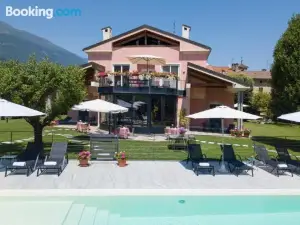 Villa Costantina with Heated Pool