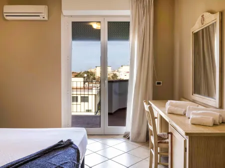 Santa Costanza Отели рядом с достопримечательностью «Corso Vittorio Emanuele II»