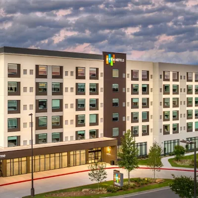 Even Hotel Atlanta - Ballpark Area by IHG Hotels near Cobb Convention Center (Cobb Galleria Centre)