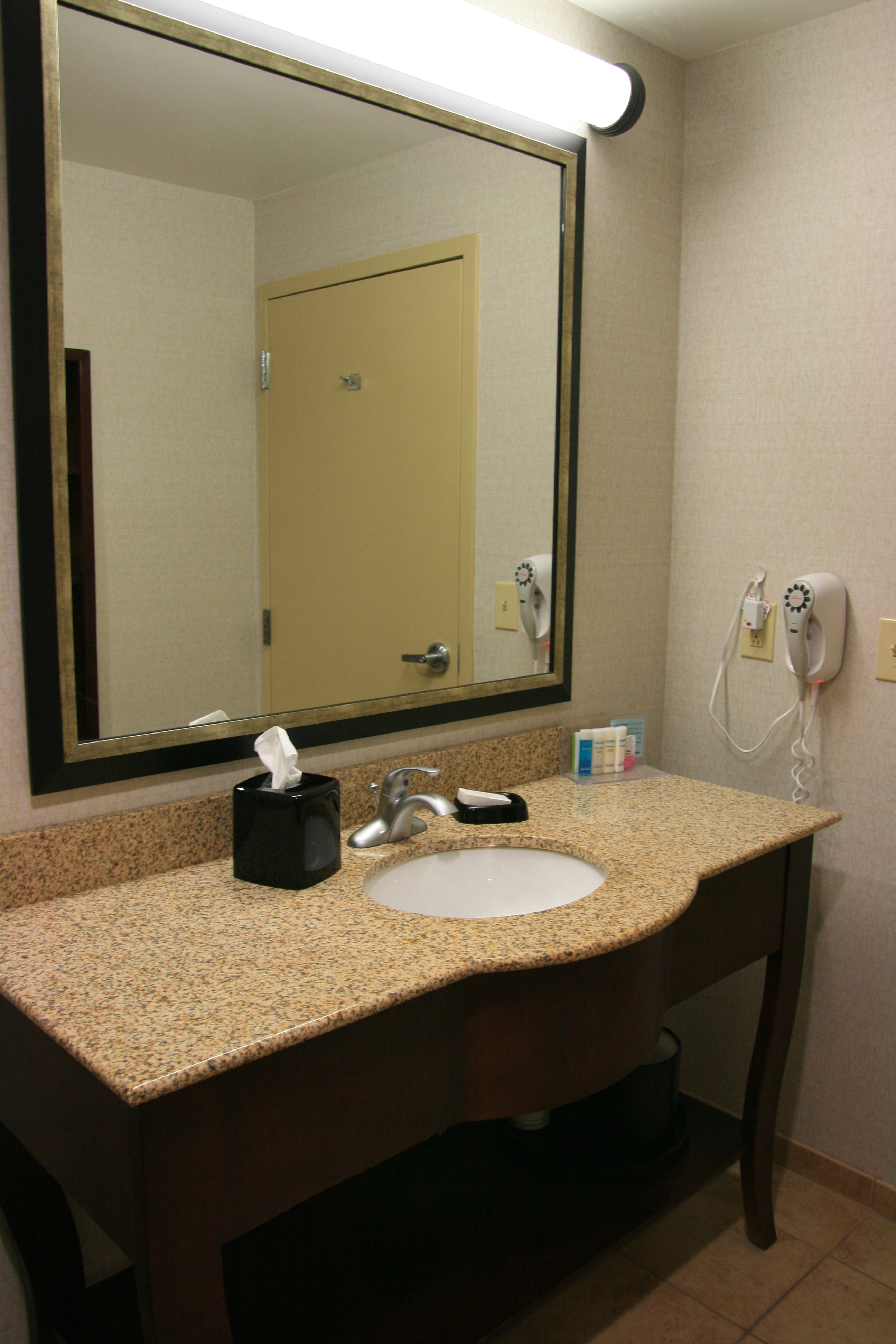 Hampton Inn & Suites West Point