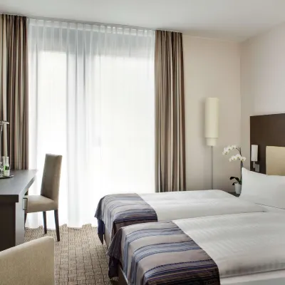 IntercityHotel Bonn Отели рядом с достопримечательностью «Поппельсдорф»