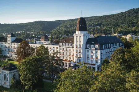 Steigenberger Hotel Bad Neuenahr Отели в г. Бад-Нойенар-Арвайлер