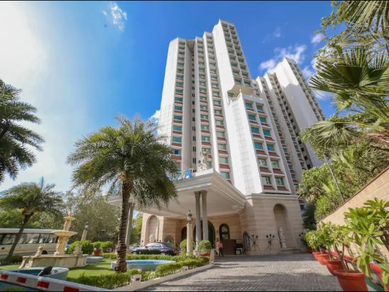 Hotel the Royal Plaza