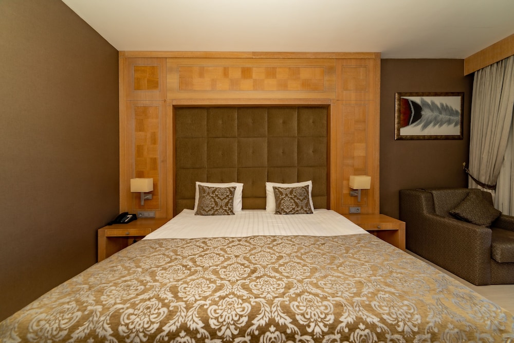 Amara Luxury Resort