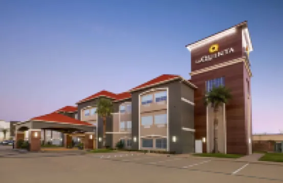 La Quinta Inn & Suites by Wyndham Port Arthur