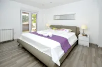Luxury Villa/Rooftop Pool !Avbl. in Season