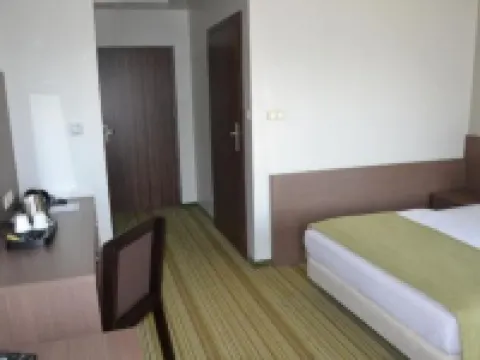 Hotel Pod Dębem Hotels in Tarnow