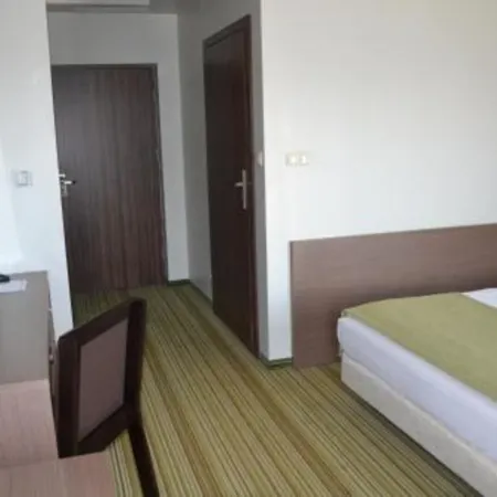 Hotel Pod Dębem