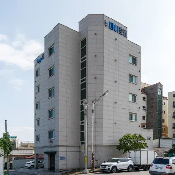 Seogwipo My Hotel Отели рядом с достопримечательностью «Парк Сэсум»