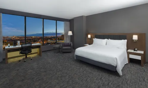 Holiday Inn & Suites Montreal Centre-Ville Ouest