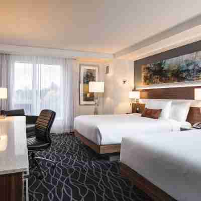 Delta Hotels by Marriott Waterloo Rooms