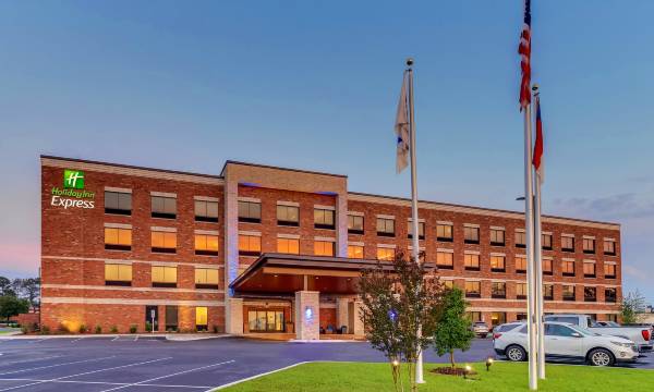 Holiday Inn Express Wilmington - Porters Neck by IHG