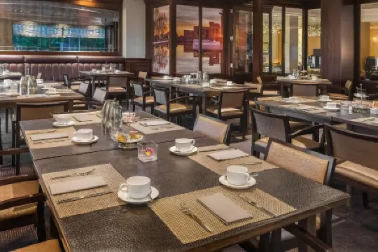 Elba Madrid Alcalá Отели рядом с достопримечательностью «Парк Эль Параисо»