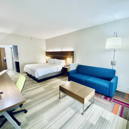 Holiday Inn Express & Suites PINEVILLE-ALEXANDRIA AREA by IHG