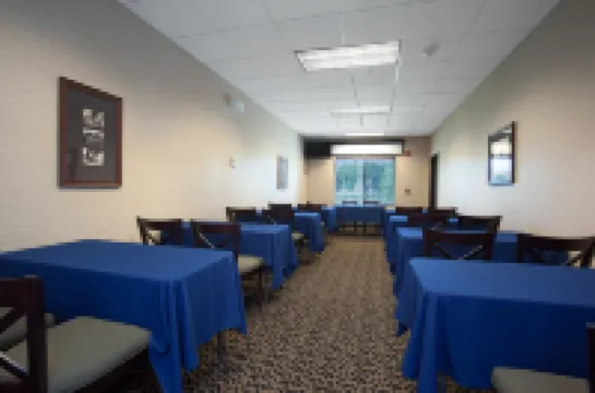 Holiday Inn Express & Suites SILT-RIFLE by IHG Hotels in Garfield County