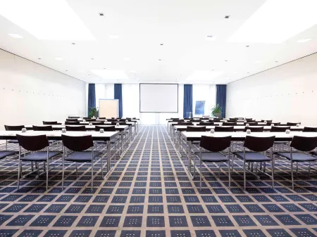 Novotel Muenchen Messe Отели рядом с достопримечательностью «ISPO Munich»