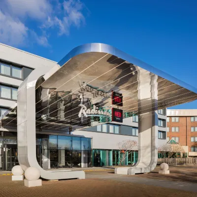Radisson Hotel and Conf Centre London Heathrow Hotel dekat Bandara Heathrow Terminal 2