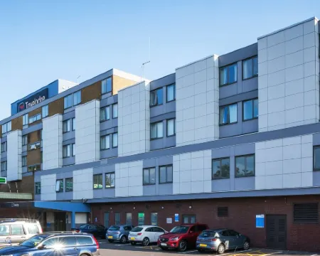 Travelodge Luton Hotels in Luton