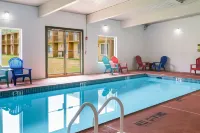 Fairmount Inn & Suites - Stroudsburg, Poconos - Pools
