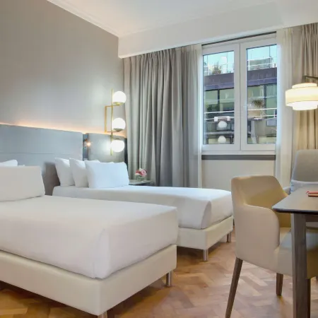 NH Collection Buenos Aires Crillon Отели рядом с достопримечательностью «Дворец Сан-Мартин»