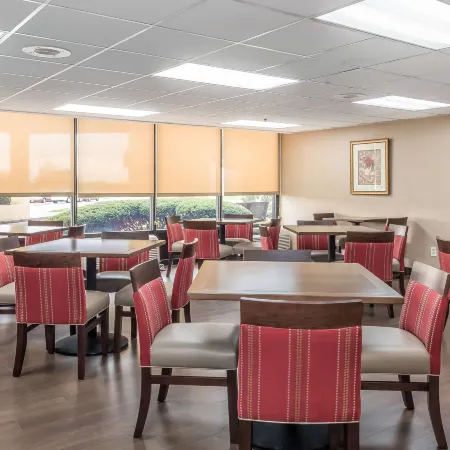 Comfort Inn & Suites Piqua-Near Troy-I75
