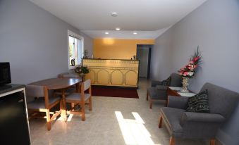 Nipissing Inn