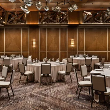 AC Hotel Austin-University Отели рядом с достопримечательностью «Библиотека и музей имени Линдона Б. Джонсона»