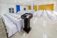Hacienda Inn Aeropuerto