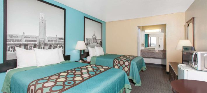 Super 8 by Wyndham Sallisaw Hotels in Sequoyah County