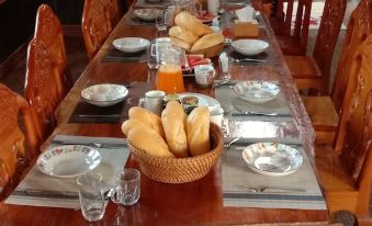 Pukyo Bed and Breakfast Belgian Lao