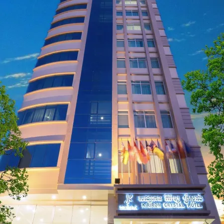 Kirirom Crystal Hotel Отели рядом с достопримечательностью «Торговый Центр Сория»